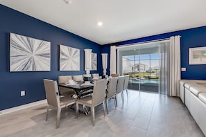 Hus (4629TARGET 9 BR Villa With Games Room) | Eget kök