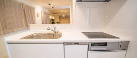 House, 3 Bedrooms | Private kitchenette