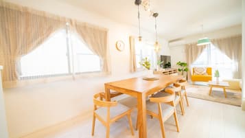 House, 3 Bedrooms | In-room dining