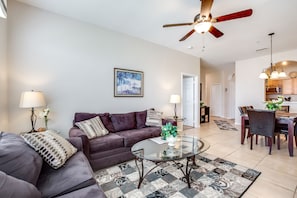 Kondominium (2307BUTTERWAY) | Ruang keluarga | TV layar datar