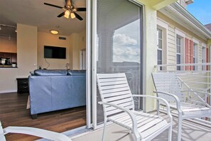 Apartment | 2 bedrooms, free WiFi - 4 Miles to the Magical World of Disney (Kissimmee)