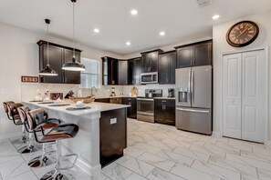 Villa (8940TITANIUM) | Private kitchen