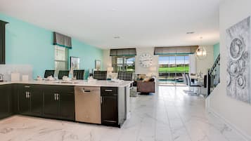 9 bedrooms, free WiFi