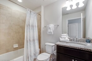 Apartment | Bathroom