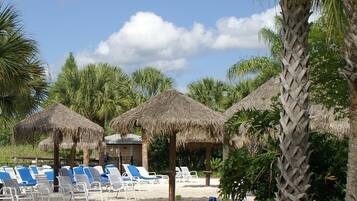 Condo (114RUMRUN) | Beach