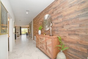 Villa (8812CRUDEN) | Exterior