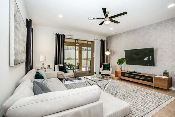 Living room - Nice Court Villa Windsor At Westside 1893 (Kissimmee)