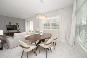 Apartment | 5 bedrooms, free WiFi