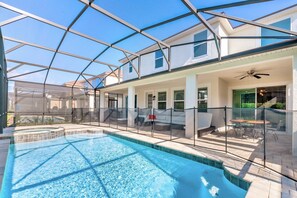 8 bedrooms, free WiFi