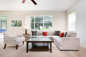 Villa (436  Aldridge Lane 6 Bedroom Executiv) | Living room
