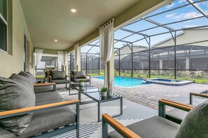 House (4552TARGET) | Pool