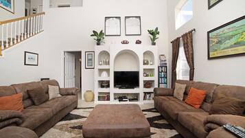 Villa (204GLEN) | Living room | Flat-screen TV, offices