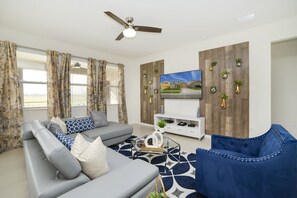 Villa | Living room - Oakview Villa Solterra Resort 4 (Davenport)
