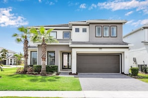 House (3800OAKVILLE) | Exterior