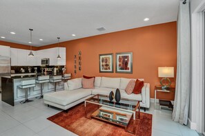 Apartment | Living room | Flat-screen TV - Retreat Villa Serenity (Clermont)