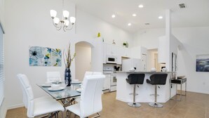 Biệt thự (2570ROSEMONT) | Bếp riêng