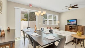 Apartment | Dining - Crown Villa Compass Bay (Kissimmee)