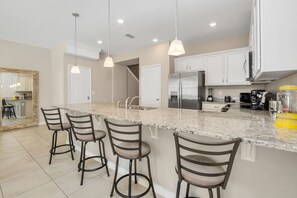 Apartment | Private kitchen - Crown Villa Compass Bay (Kissimmee)