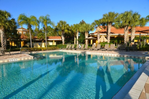 Apartment (3000YL) | Pool