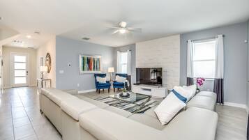 Villa (780DROP) | Living room | Flat-screen TV, foosball