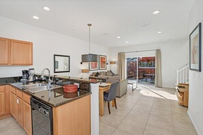 Apartment (3034WHITE) | Private kitchen