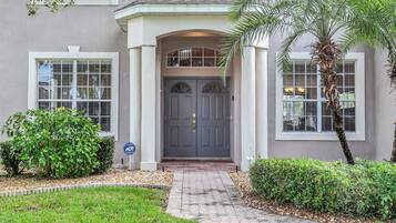 Villa (458 BELFRY) | Exterior