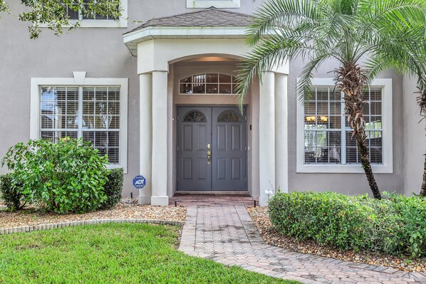 Villa (458 BELFRY) | Exterior