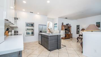 Villa (116ND) | Living room | Flat-screen TV