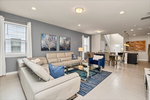 Villa (8945ZURICH) | Salle de séjour | Téléviseur à écran plat, lecteur de DVD, table de baby-foot