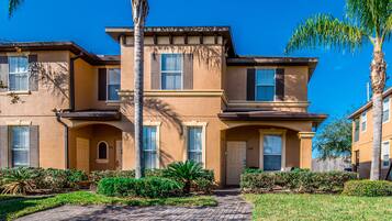 Apartment (1104CAL) | Exterior