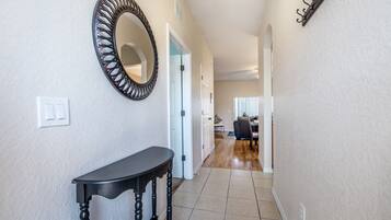 Apartment (1104CAL) | 4 bedrooms, free WiFi