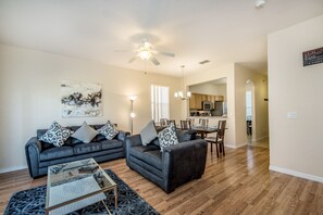 Apartment (1104CAL) | Living room | Flat-screen TV - Clabria Villa Regal Palms 1 (Davenport)