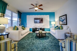 Villa (1215YC Stunning Showcase 7 Bed 6 Bath) | Living room