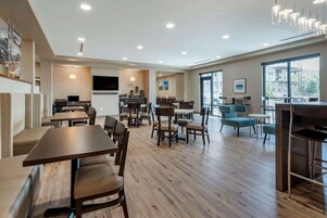 Free continental breakfast