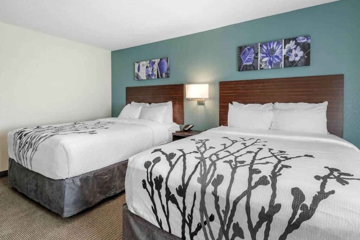 Desk, iron/ironing board, WiFi (free), bed sheets