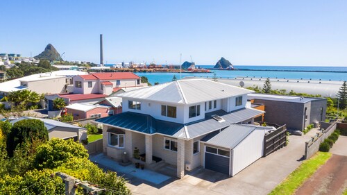 Modern Studio, close to Beach and Port