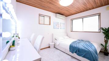 3 bedrooms, iron/ironing board, free WiFi, bed sheets