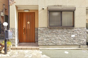 Entrée de l’hébergement 