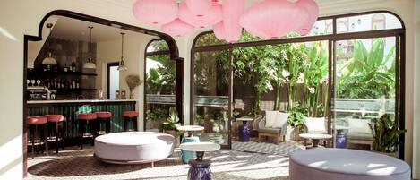 Bar (en la propiedad)