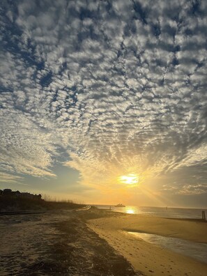 Beach nearby, sun loungers, beach towels