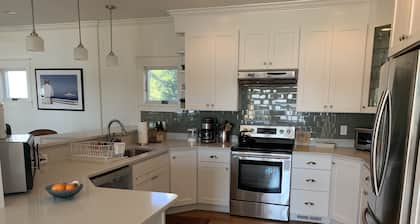 Gorgeous Marsh Views!