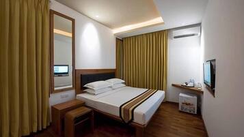 Deluxe Double or Twin Room | Free WiFi, bed sheets