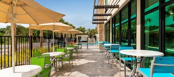 Holiday Inn Express & Suites Ft Myers Beach-Sanibel Gateway by IHG