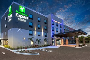 Exterior - Holiday Inn Express & Suites Ft Myers Beach-Sanibel Gateway by IHG (Fort Myers Beach)