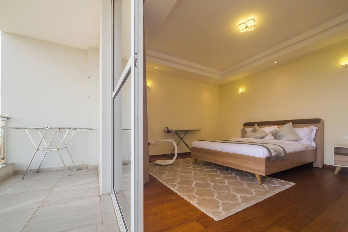 2 bedrooms, in-room safe, desk, laptop workspace