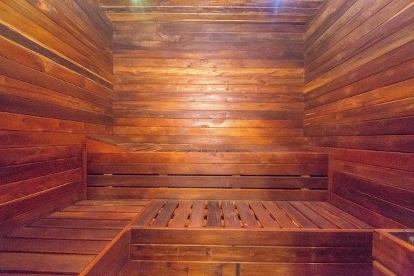 Sauna, Dampfbad, Massageanwendungen