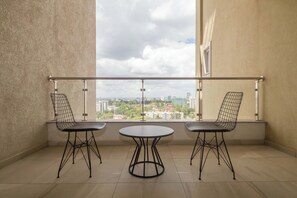 Balcony - Kiluwa Apartments & Spa by Dunhill Serviced Apartments (Nairobi)