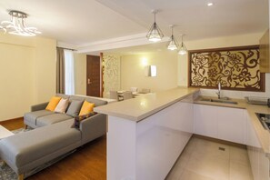 Fridge, microwave, stovetop - Kiluwa Apartments & Spa  by Dunhill Serviced Apartments (Nairobi)