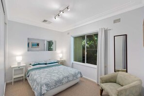 5 Schlafzimmer, Bügeleisen/Bügelbrett, WLAN