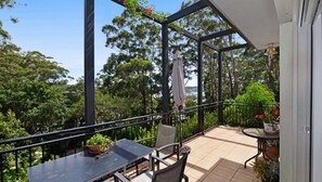Outdoor dining - Birdsong - Great Family Home with Views (Avoca Beach)
